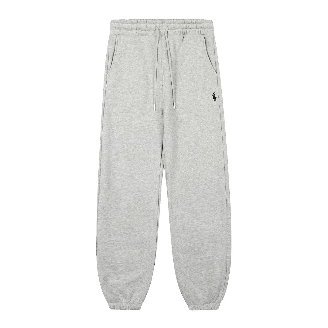 P230 Top quality" Style number: T7005# [Ralph Lauren solid color pony embroidered logo thickened velvet legged trousers] ✅Ralph Lauren Ralph Lauren classic basic versatile unisex autumn and winter velvet legged trousers ✅Pure cotton high-gram velvet thickened fabric The upper body is comfortable and warm ✅The version is restored to the original version The maximum size can be worn up to 180 pounds Loose, comfortable and stress-free ✅The upper body is simple and easy to wear ootd must-have. Good-looking clothes are never picky. A must-have in couples’ wardrobes. Size: S-XL. Color: Black, Gray, Navy Khaki.